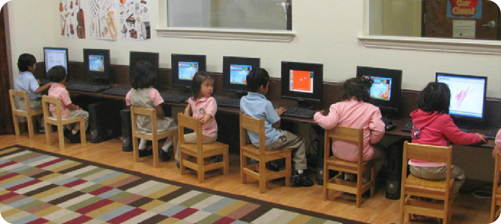 kids playing computer